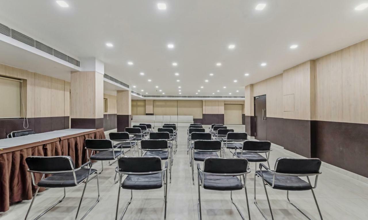 Hotel Oyo 3811 Geetanjali Regency Calcutta  Esterno foto