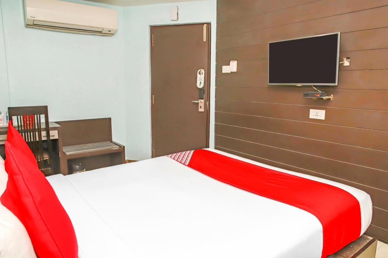 Hotel Oyo 3811 Geetanjali Regency Calcutta  Esterno foto
